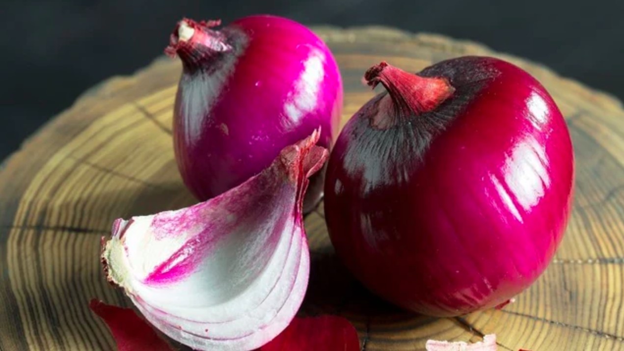 कच्चा प्याज हर किसी के लिए नहीं फायदेमंद, जानिए किन लोगों को नही करना चाहिए इसका सेवन