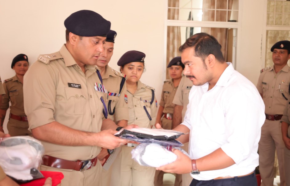 एसएसपी दून ने पुलिस लाइन देहरादून में किया परेड का निरीक्षण