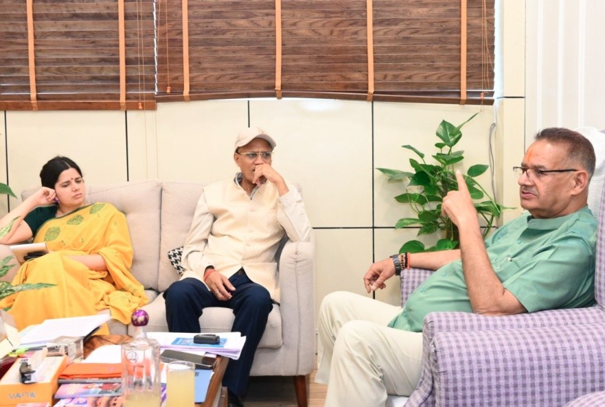 कृषि मंत्री गणेश जोशी ने कृषि एवं उद्यान विभाग के अधिकारियों के साथ की समीक्षा बैठक