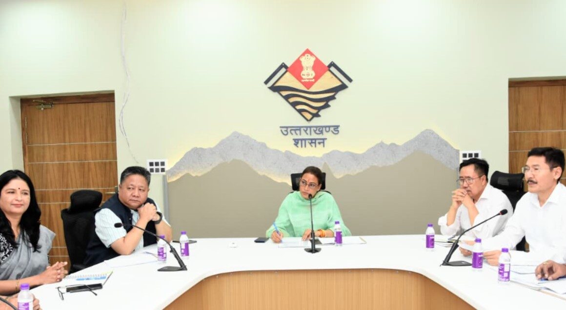 राशन कार्ड बनवाने के आय मानकों की होगी समीक्षा- रेखा आर्या