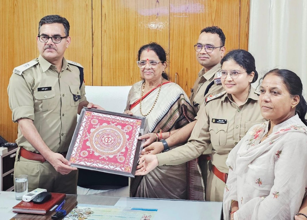 महिला आयोग की अध्यक्ष कुसुम कंडवाल ने किया हल्द्वानी जेल का निरीक्षण