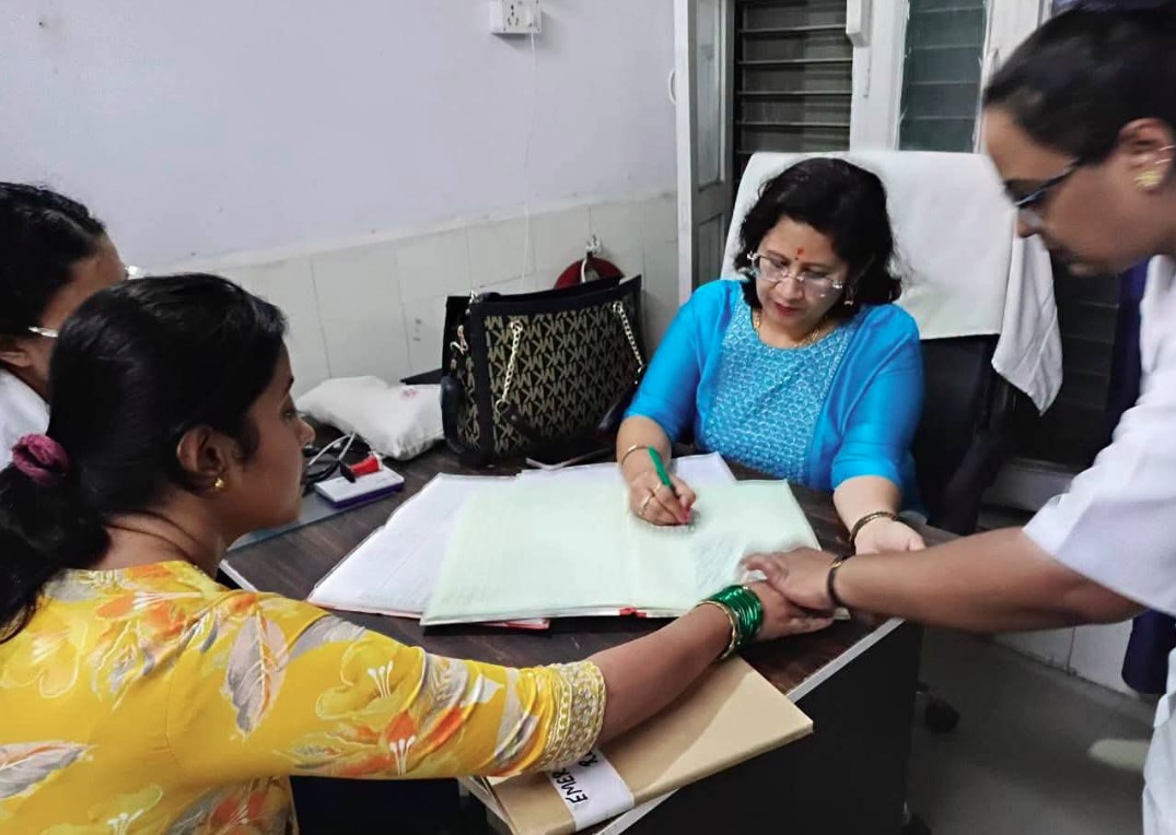 सीएमओ डॉ. मेघना असवाल का औचक निरीक्षण, स्वास्थ्य सेवाओं में सुधार के दिए निर्देश
