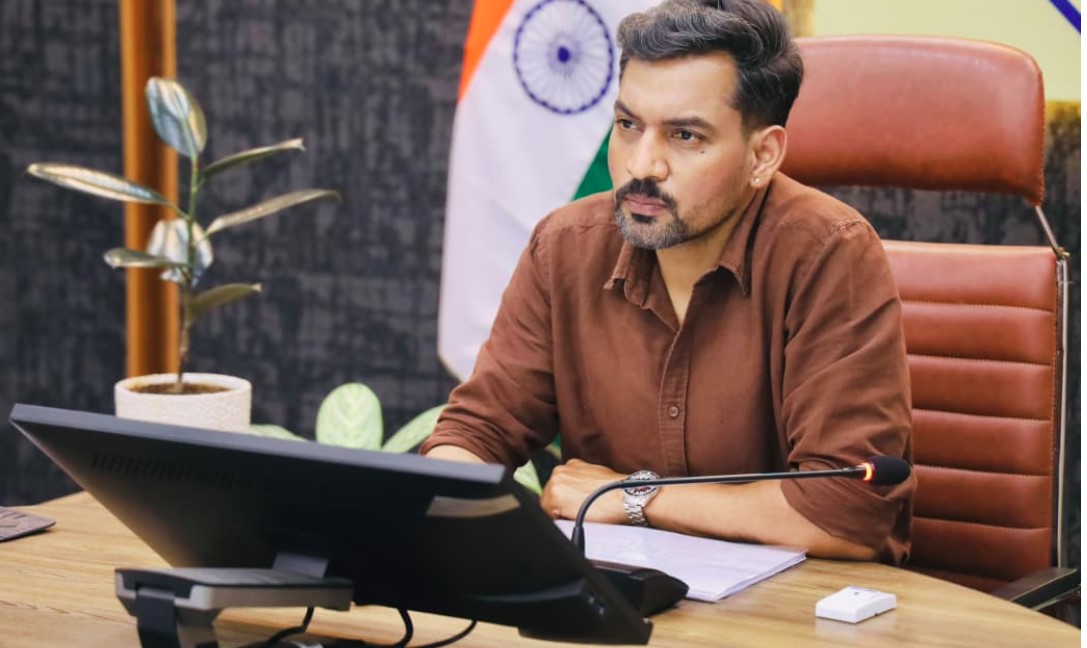 जिला चिकित्सालय के घटते राजस्व के कारणों की जांच कर विस्तृत रिपोर्ट प्रस्तुत करने के डीएम ने दिए निर्देश