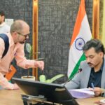 92 शिकायतें, कई परिवारों का दर्द, समाधान दिवस में डीएम ने अधिकारियों को दिए सख्त निर्देश